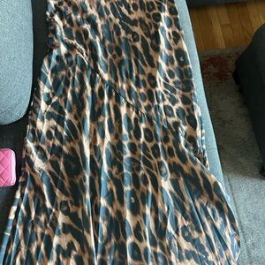 Elegant Leopard Print Maxi Skirt